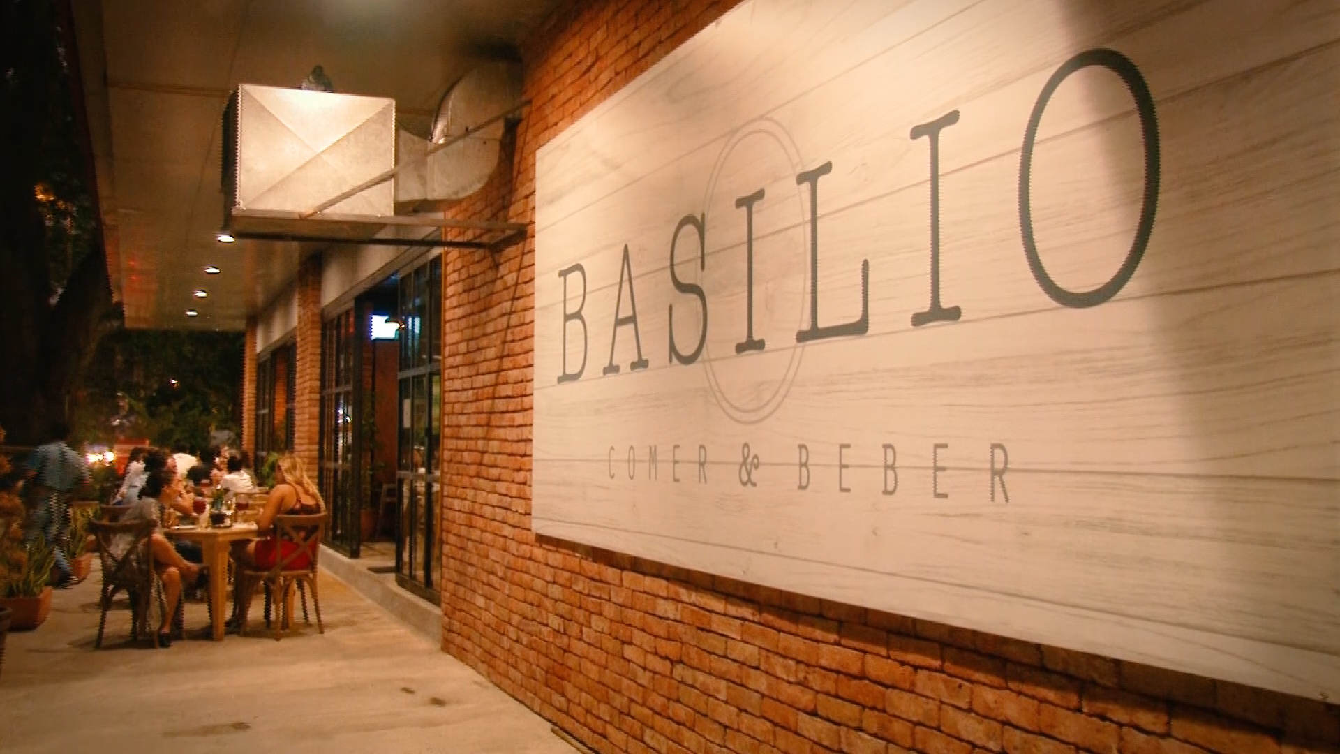 SPOT BASILIO 30